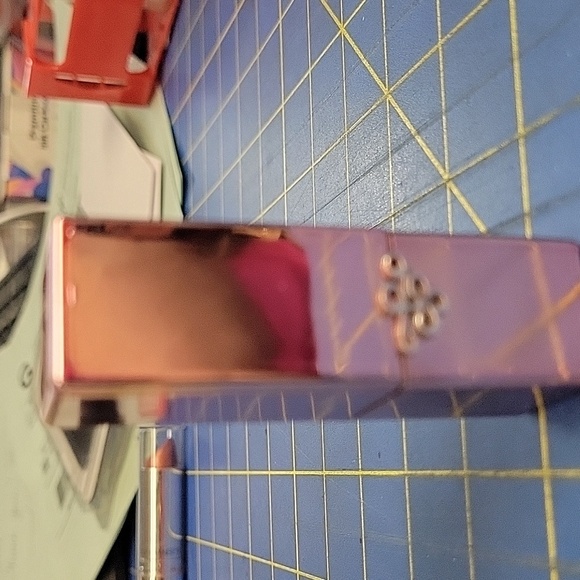 Starry Brand Pink Lipstick Built in Mirror on Tube Cap New - Picture 5 of 5